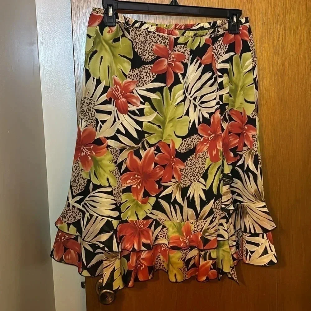 Multiples Fully Lined Floral Skirt Size L